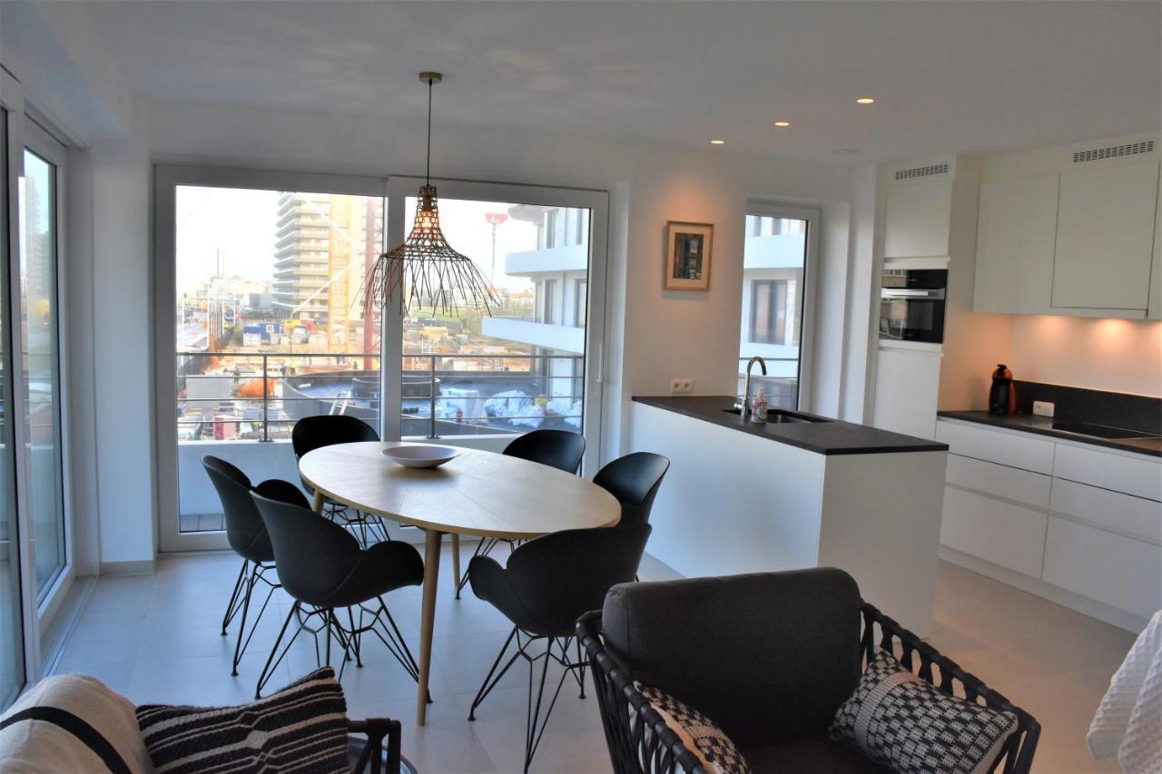 Lichtrijk 2-Slaapkamerappartement Met Zeezicht En Gratis Parking 奥斯滕德 外观 照片