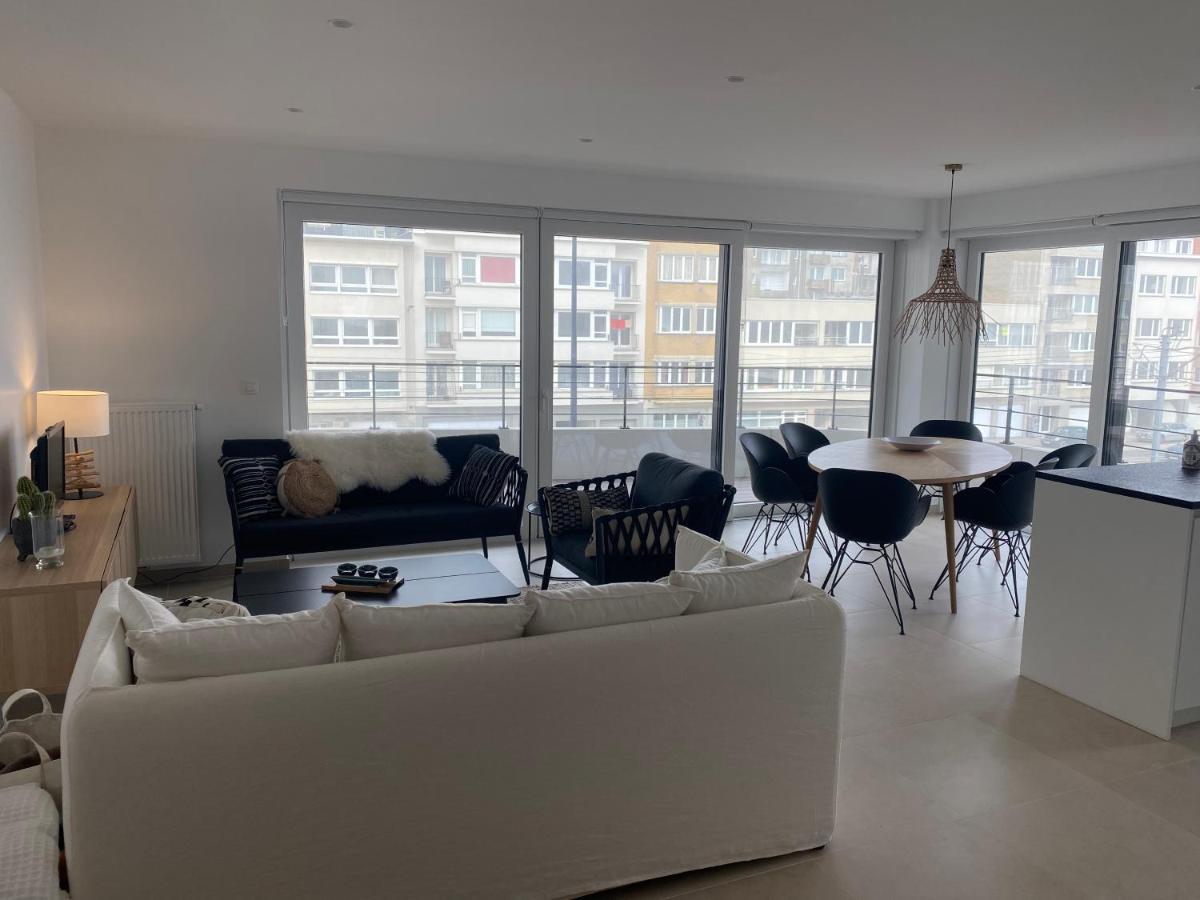 Lichtrijk 2-Slaapkamerappartement Met Zeezicht En Gratis Parking 奥斯滕德 外观 照片