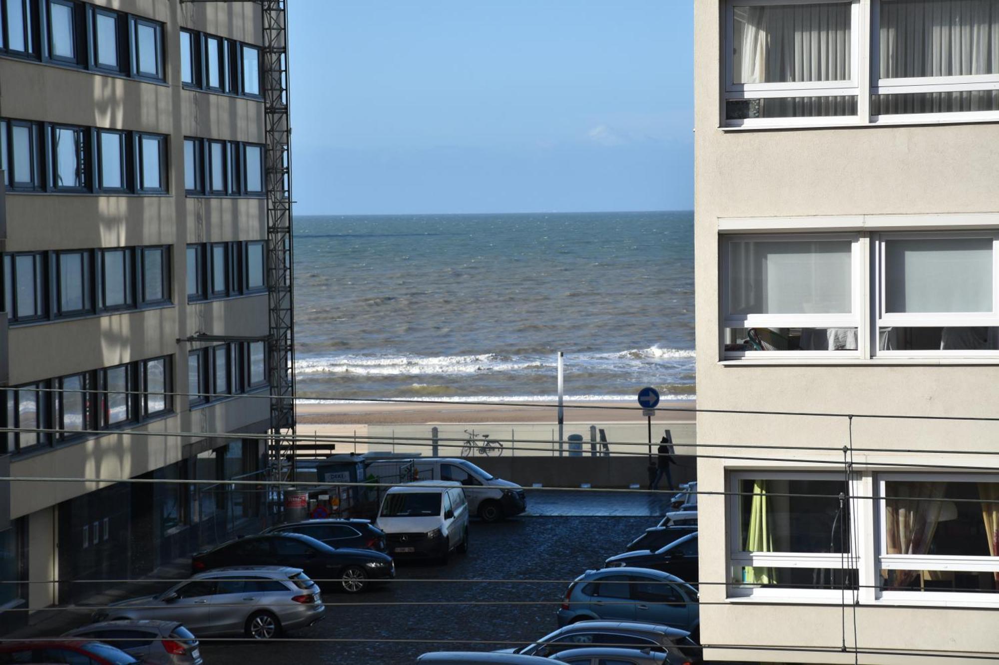 Lichtrijk 2-Slaapkamerappartement Met Zeezicht En Gratis Parking 奥斯滕德 外观 照片